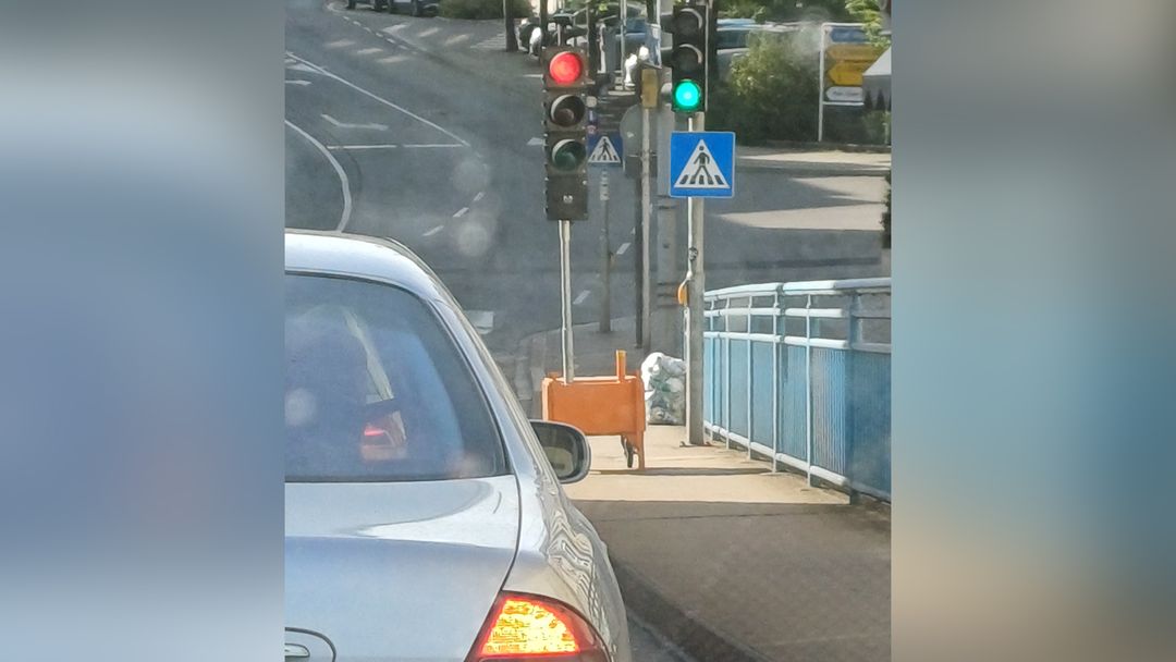 Fueren oder Stoebleiwen?: Zu Réimech haten zwou Luuchten ee Moment fir Konfusioun gesuergt - Featured image
