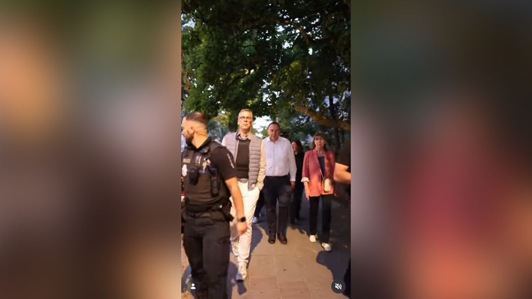 RTL-Faktencheck: Hat den Inneminister bei enger Patrull vun der Police e kugelséchere Gilet un? - Featured image